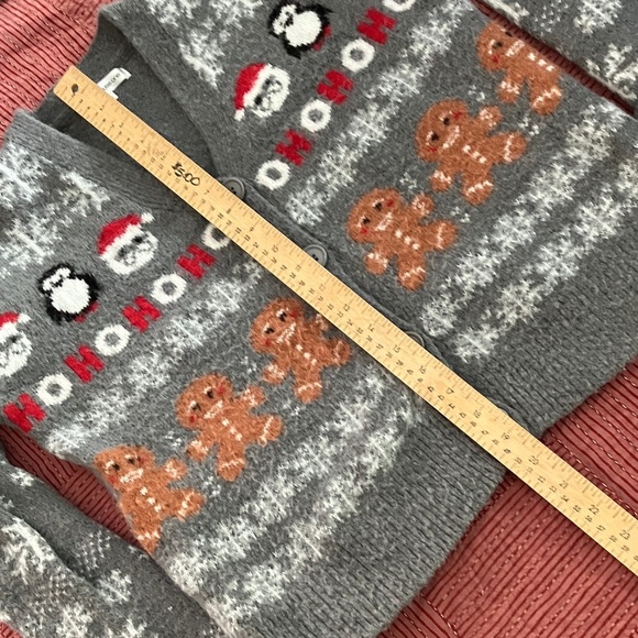 Festive women’s extra small Gray Cardigan with Holiday Motifs Christmas sweater - Picture 4 of 11